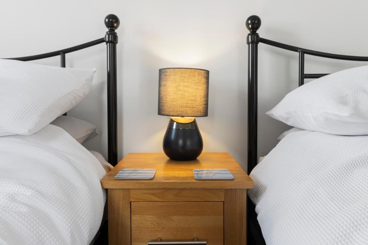A Modern And Cosy Apartment Just Yards From Brixham'S Bustling Harbourside Extérieur photo